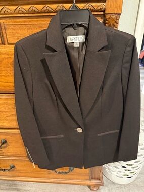 Kasper Black Single-Button Women's Suit Jacket